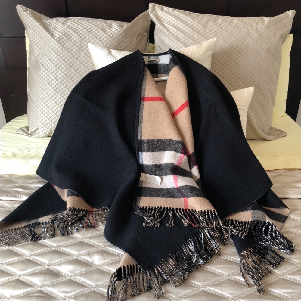 Burberry Merino Wool Exploded Check Fringe Cape - Picture 3 of 8